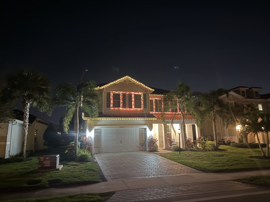 Roofline Christmas lighting
