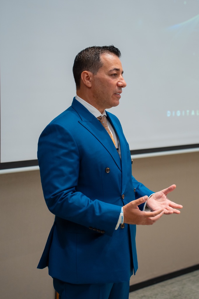 Giovanni Valenti speaking