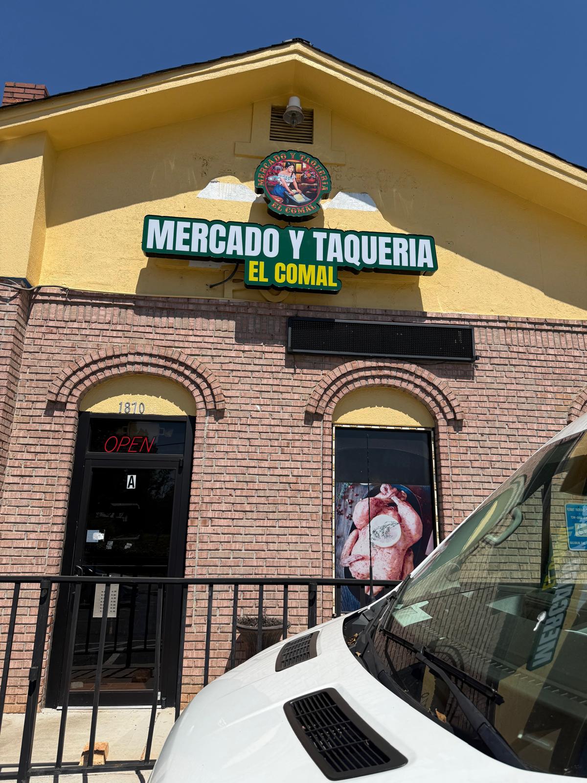 Mercado Y Taqueria El Comal