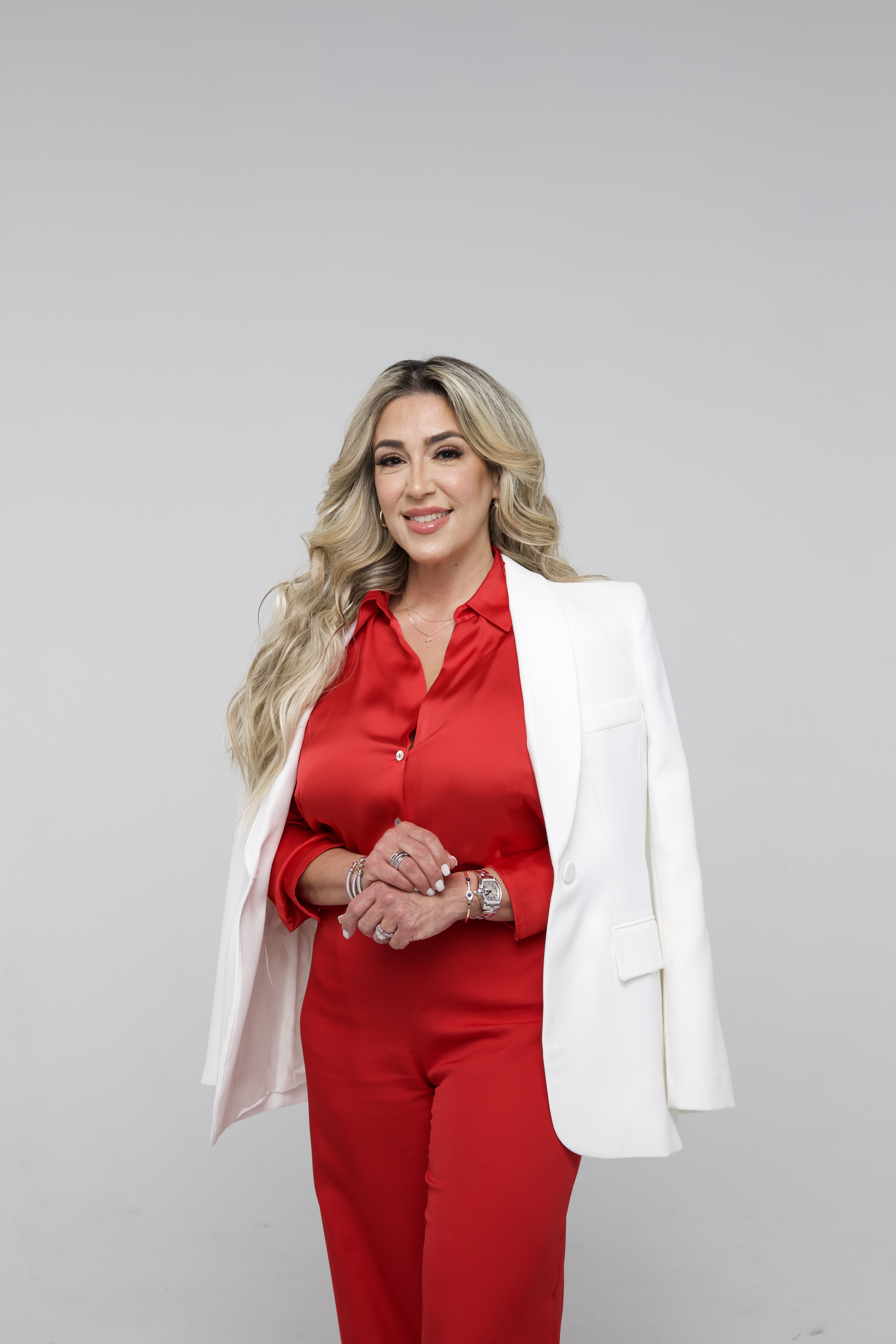 Suheyl Hernandez is a self-made business leader, coach, and mentor who built her path from the ground-up without a blueprint or safety net. Through her journey, she empowers you to lead with vision, resilience, and purpose, and shows you how to create your own path with confidence.