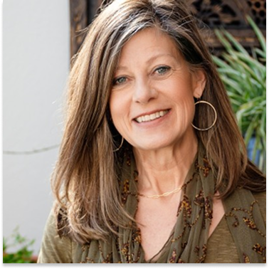 Holly Woods official headshot