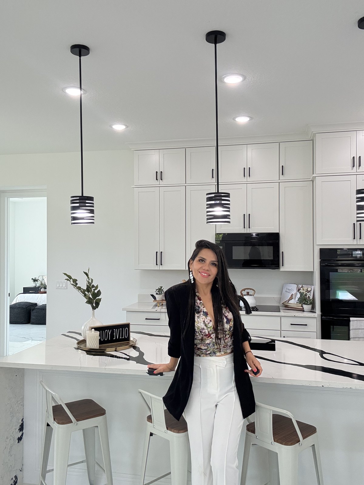 María del Carmen en la cocina de una casa en Orlando