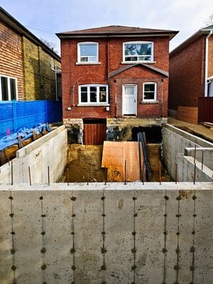 {{ custom_values.service_1 }} in {{custom_values.area_2})