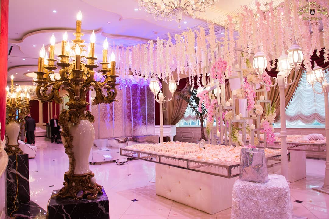 Luxury wedding venue in Queens with crystal chandeliers