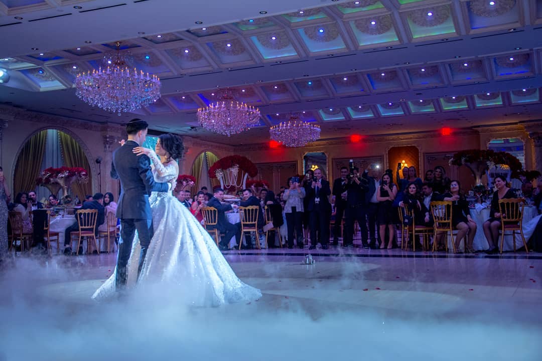 Elegant wedding venue in Queens with grand ballroom