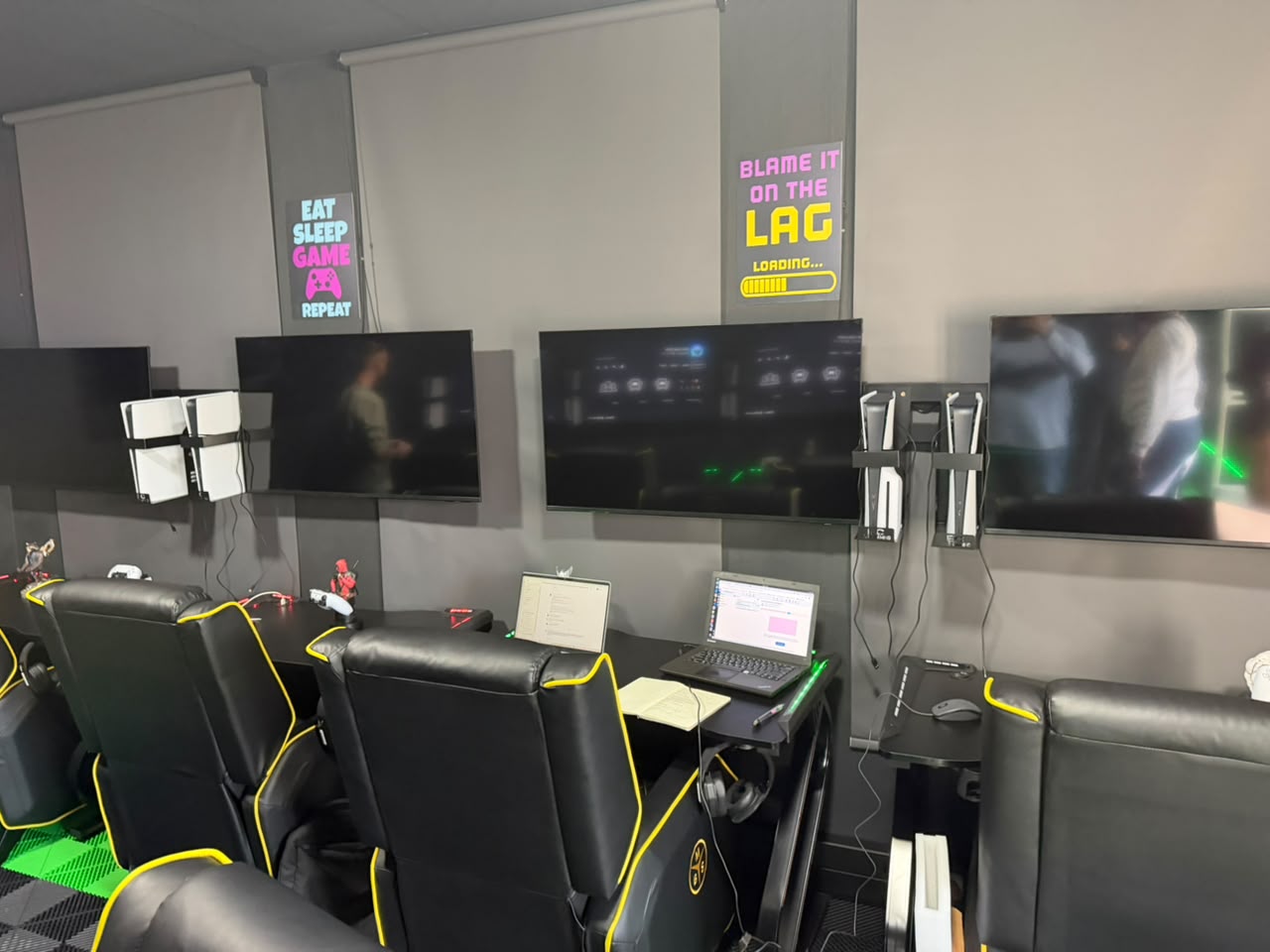EC Elite Gaming console stations