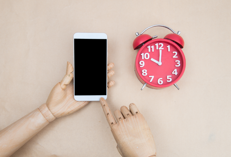 Tracking speed to lead by timing how long it takes to respond to customer inquiries.