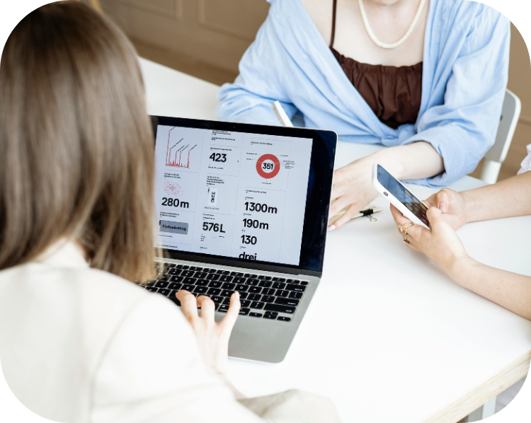 Search experts meeting to review SEO data