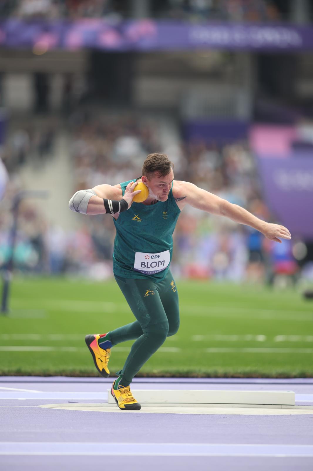 Manie Blom competing