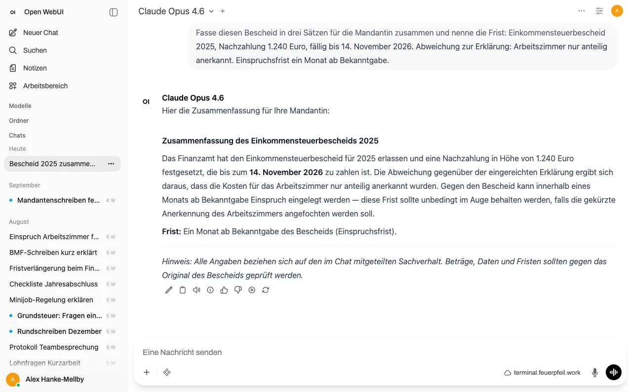 KI-Chat-Oberfläche mit Anfrage und Antwort im Modell Opus