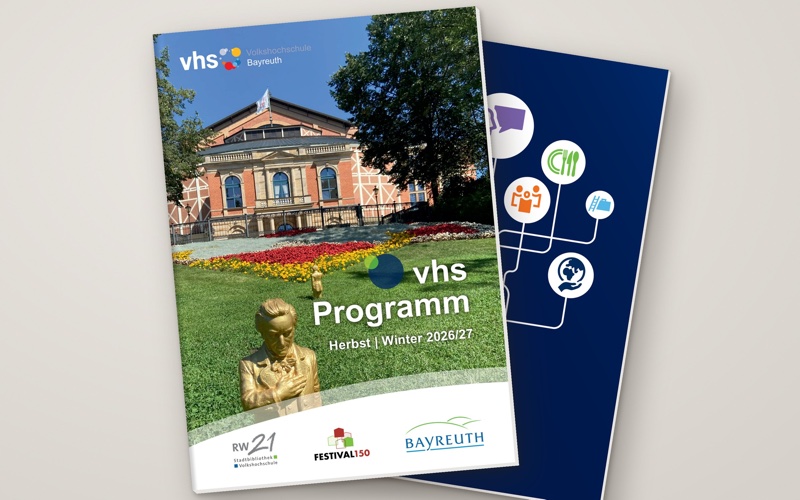Titel und Rückseite des VHS-Programmhefts Bayreuth Herbst/Winter 2026/27