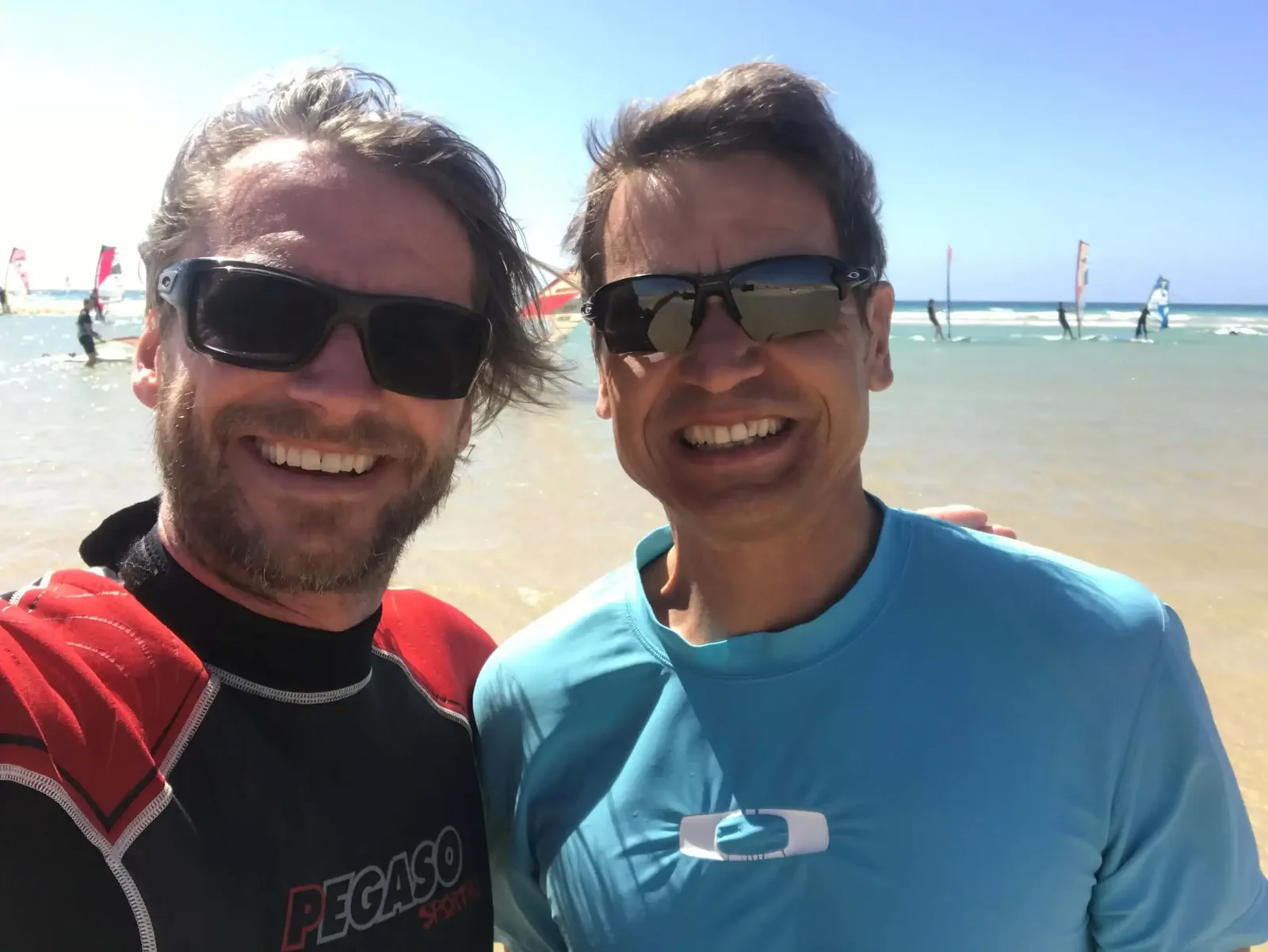Alexander Hanke-Mellby: SURFINWITHFRIENDS