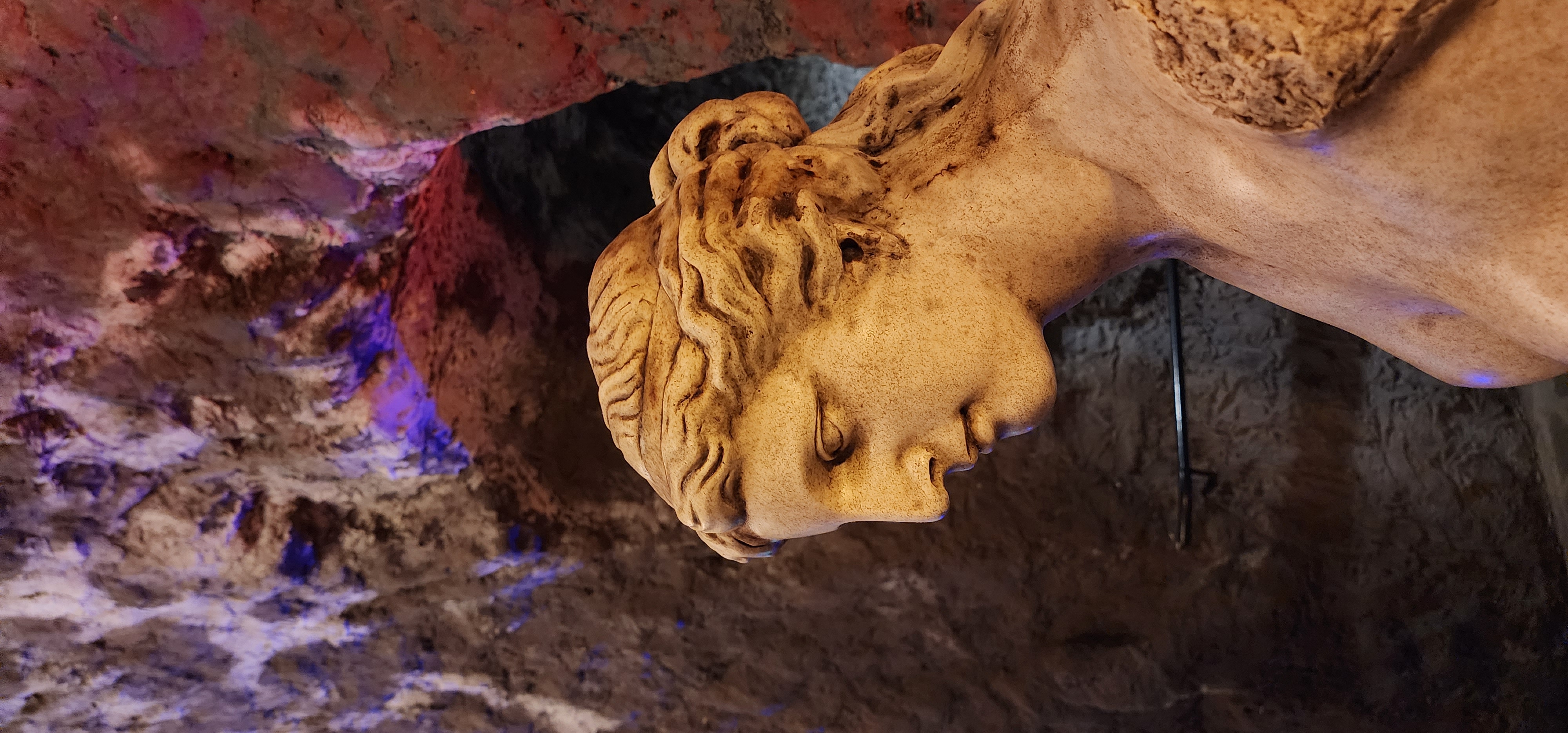 Cavernas sculpture