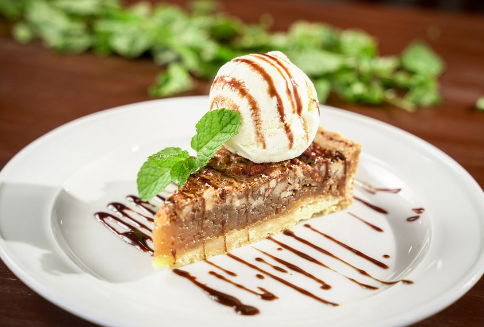 Pecan tart dessert
