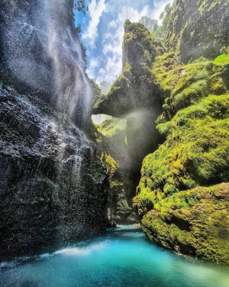 Waterfall canyon and turquoise water in Costa Rica