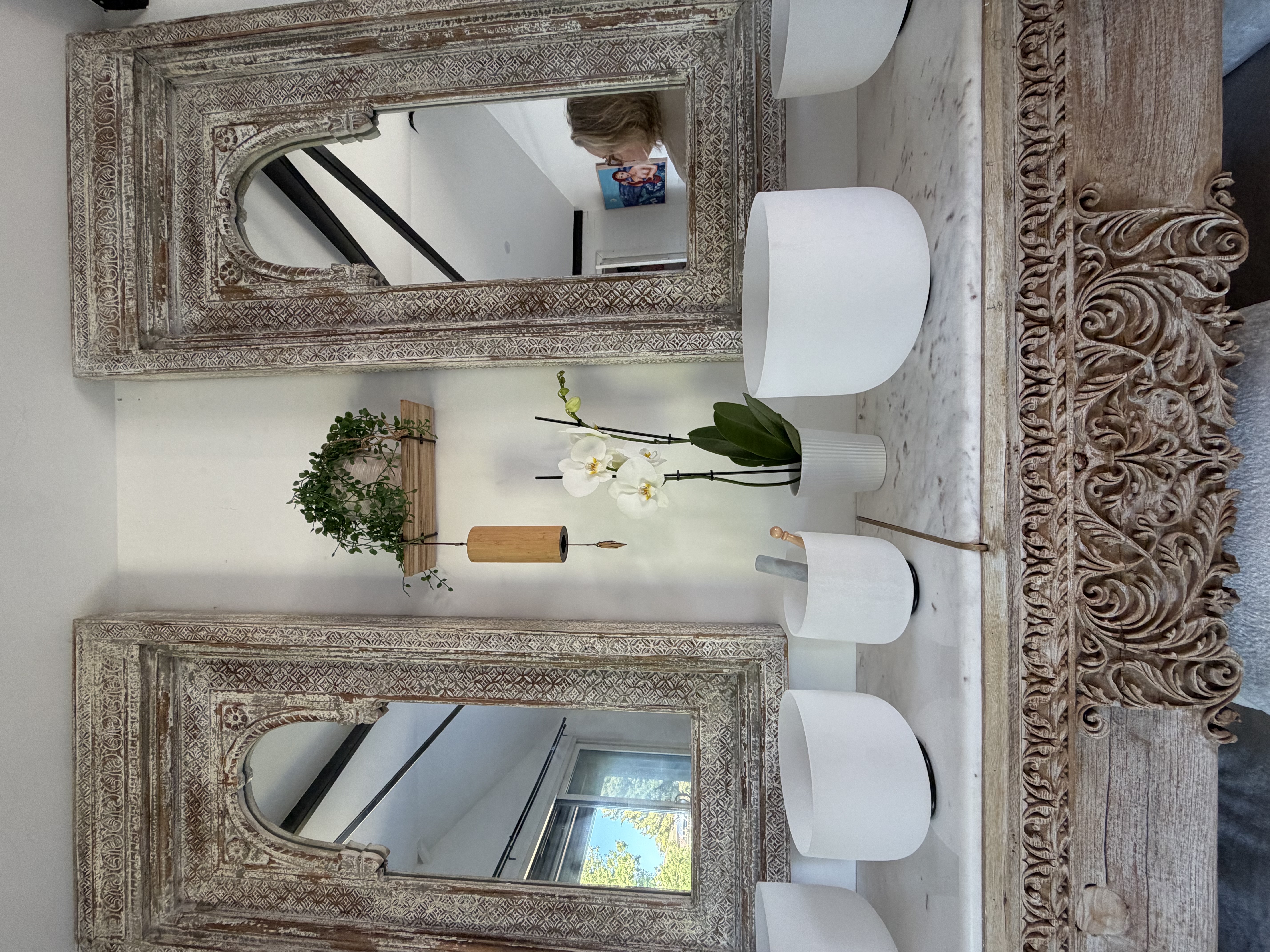 The Confidence Studio — crystal singing bowls and carved mirrors