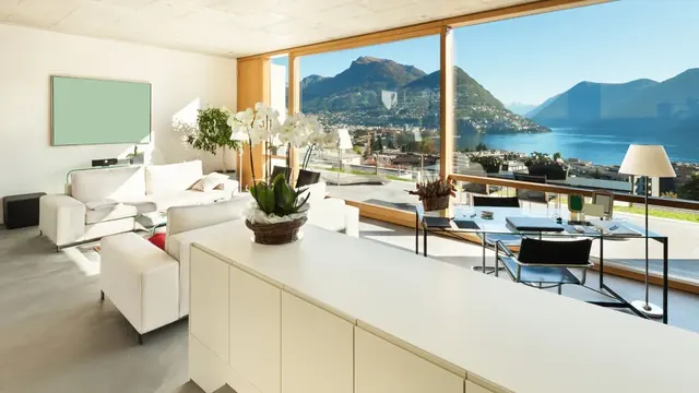 Salón luminoso de una vivienda lista para la venta