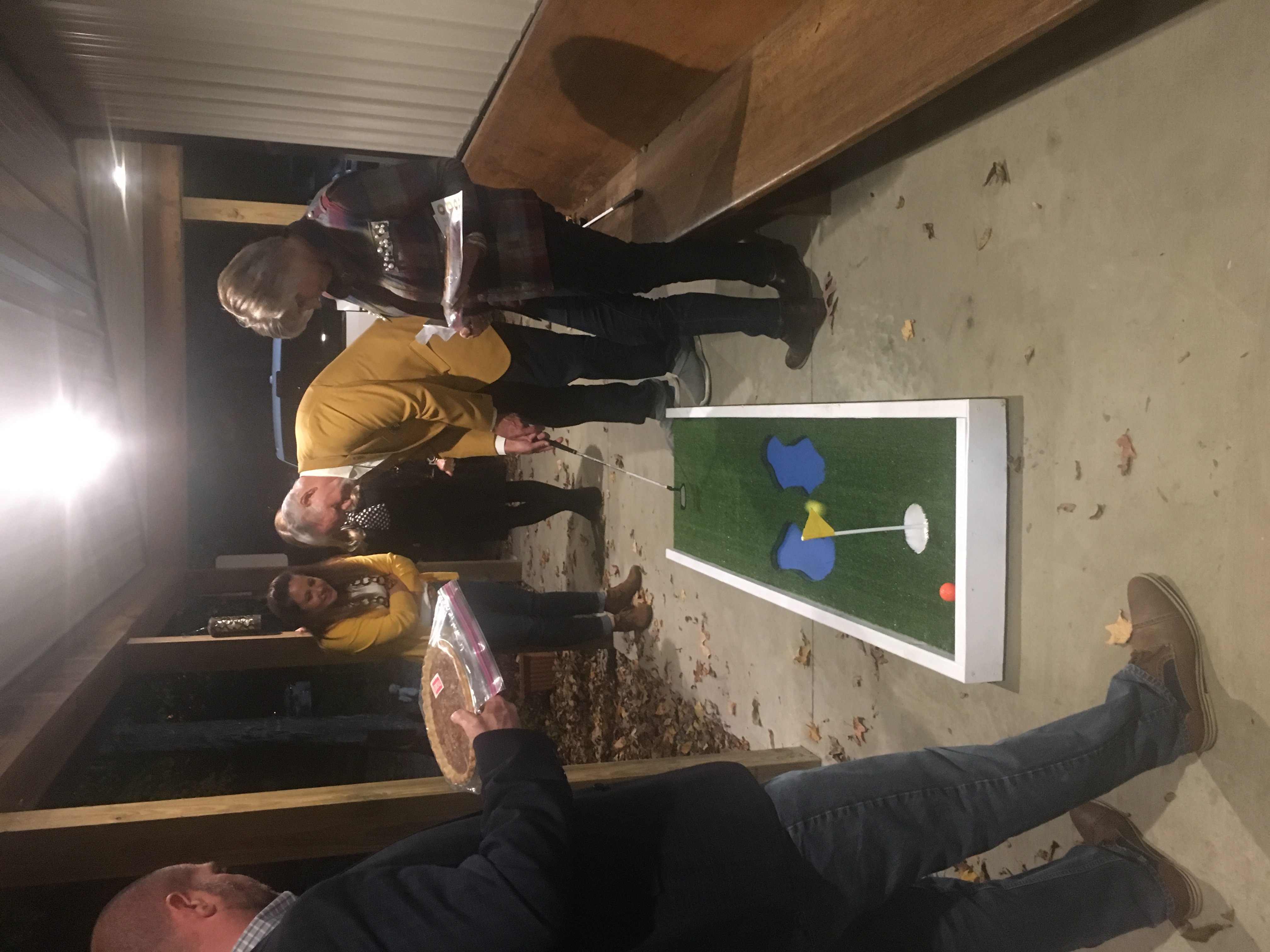 Single Putt Putt Hole game from Scott's event game collection.