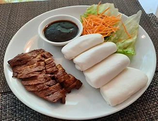 Steamed lotus buns with sliced roasted bean curd