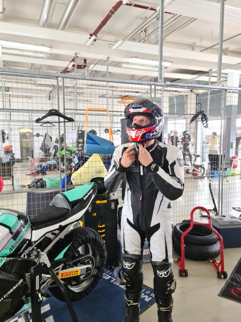 BMW S1000RR K67 — Rennstreckenumbau & Trackday-Setup — Bild 1