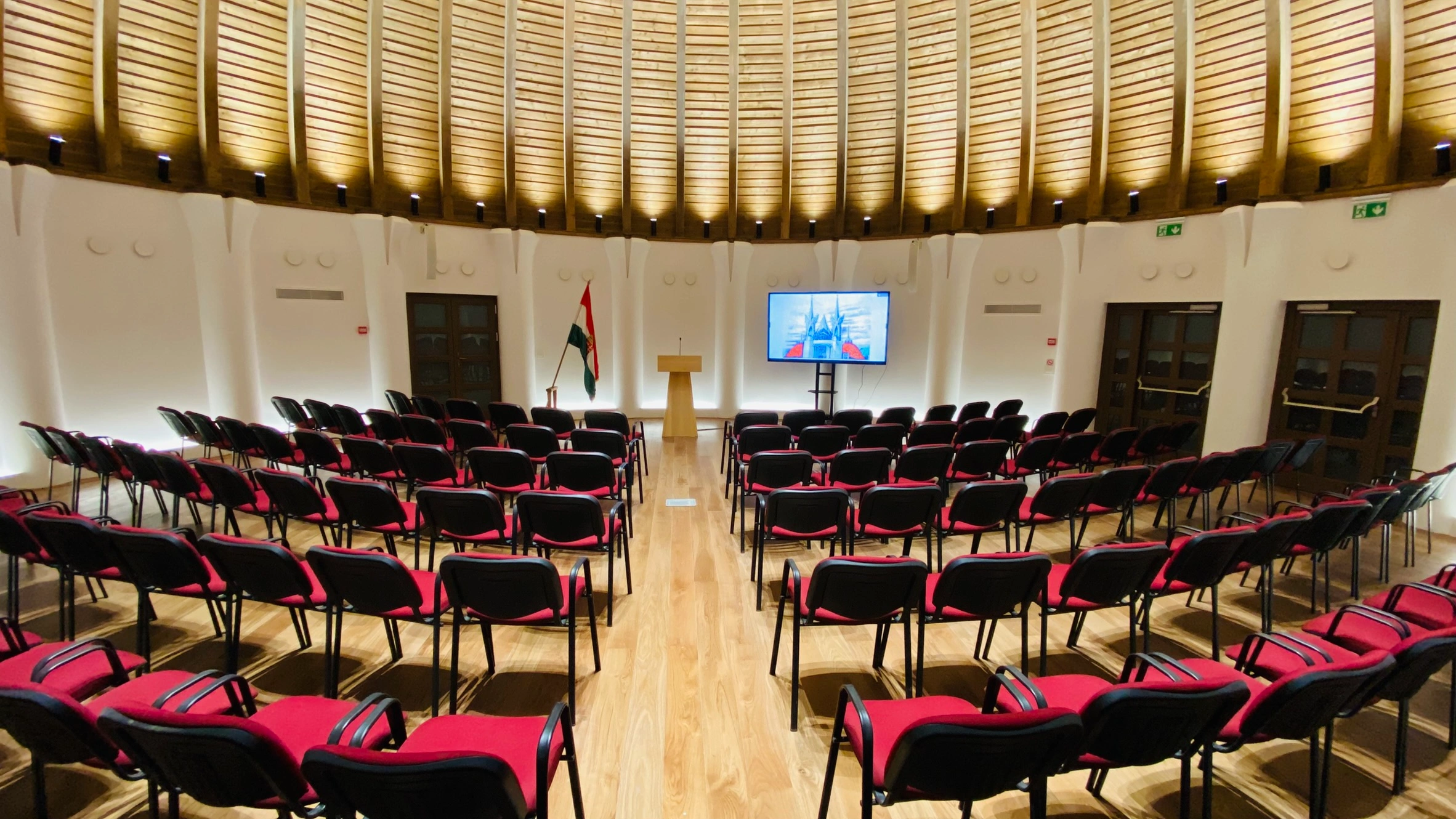 Konferenzsaal mit 180 Plätzen