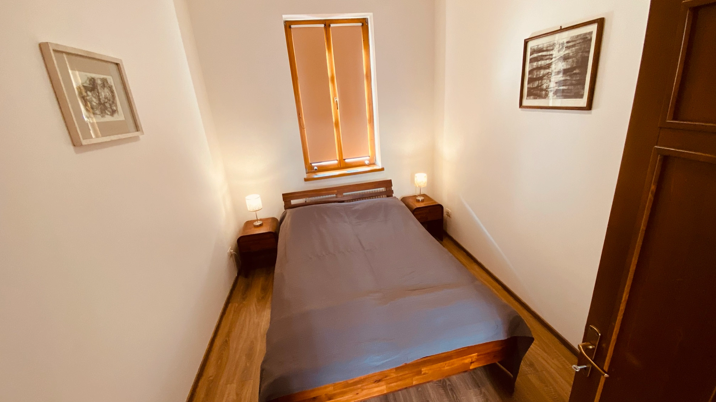 Guest room E-12