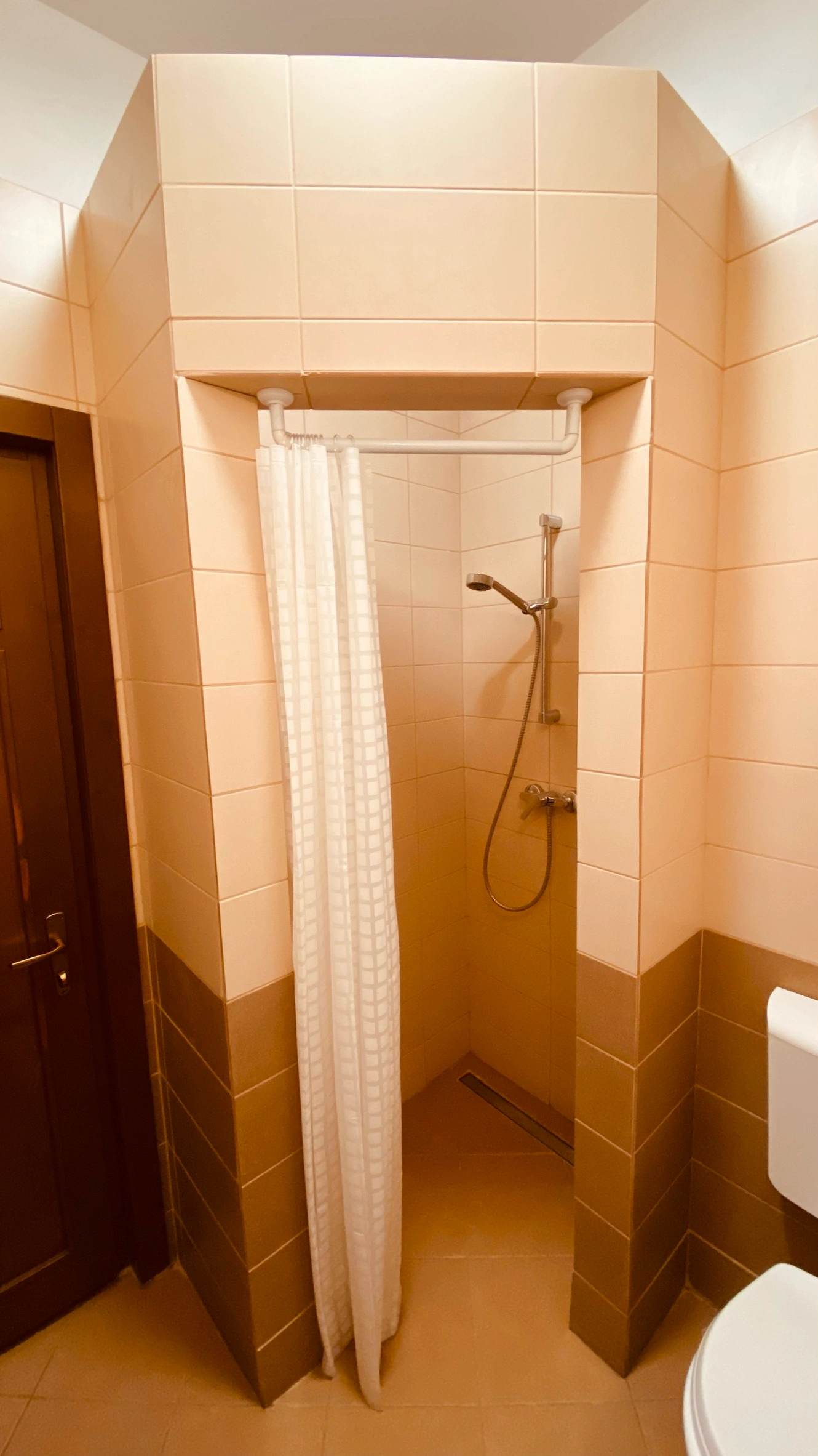 Guest room E-13