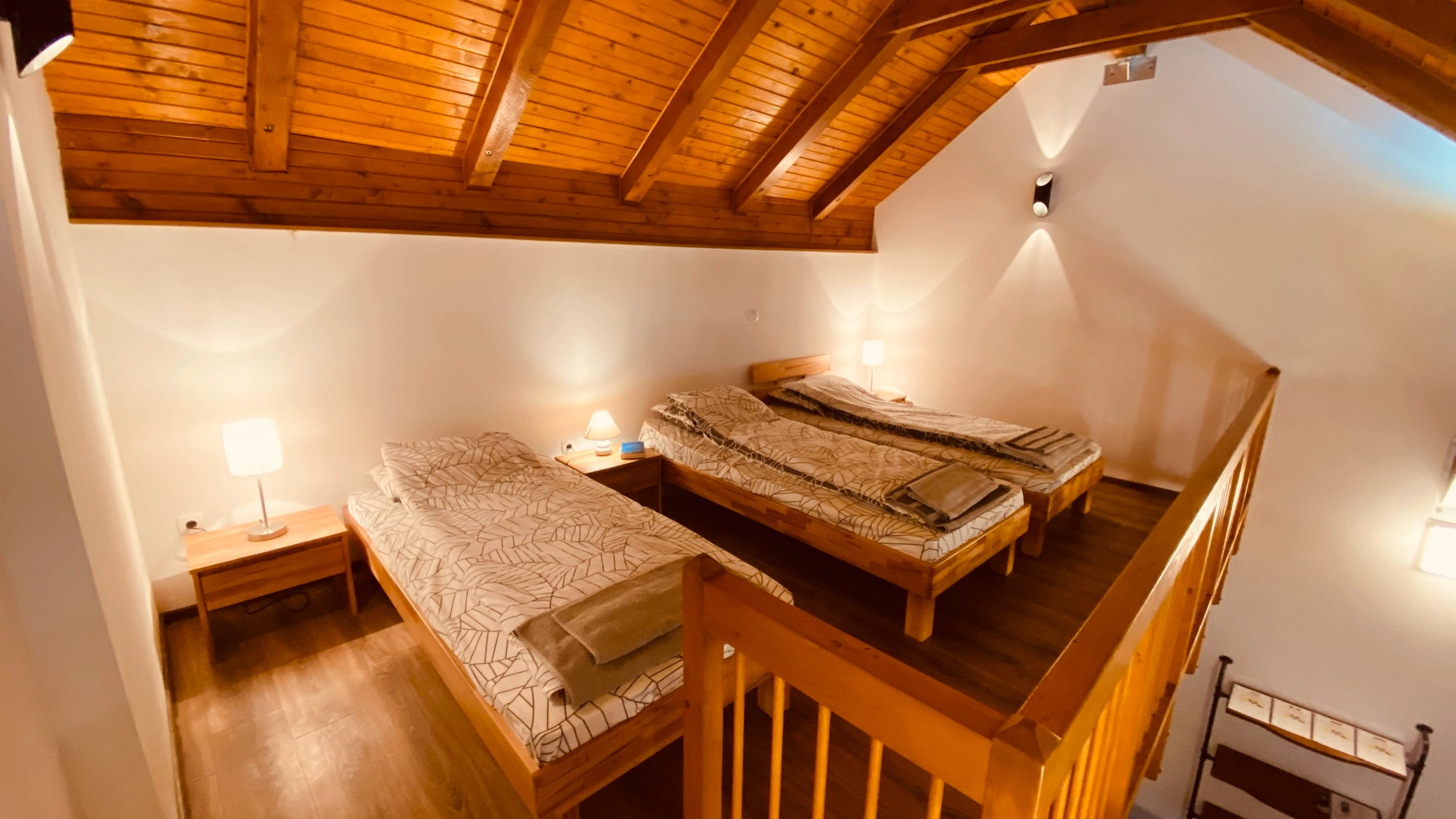 Guest room E-22