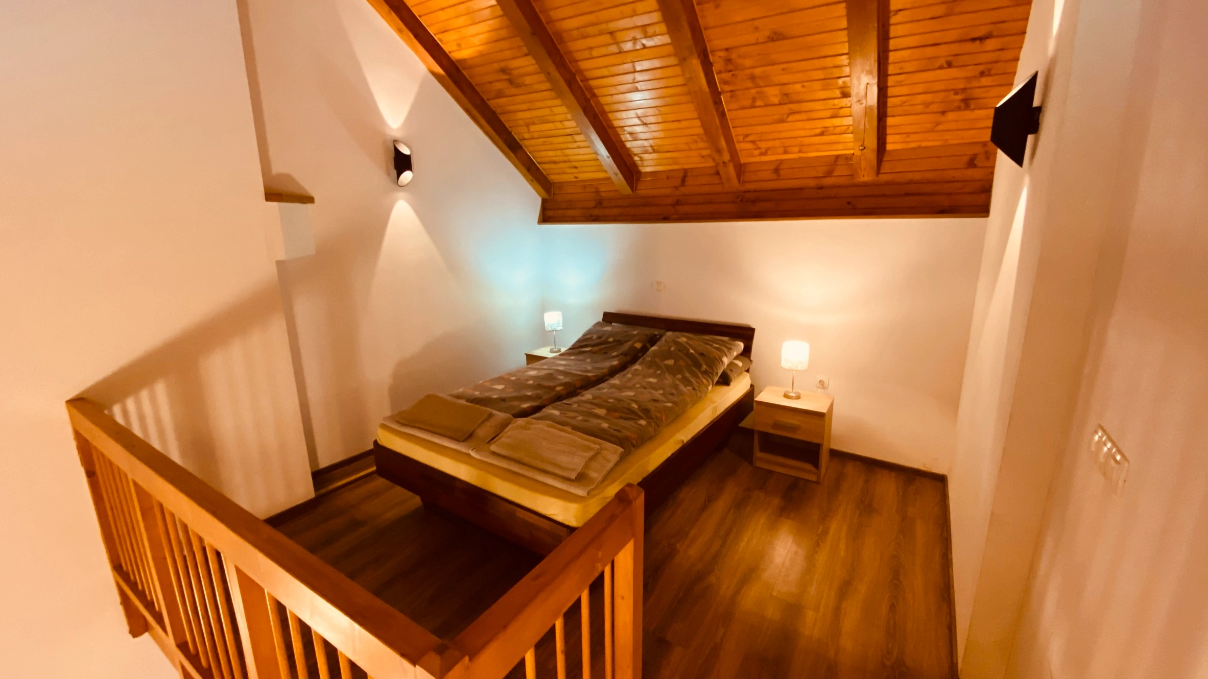 Guest room E-23