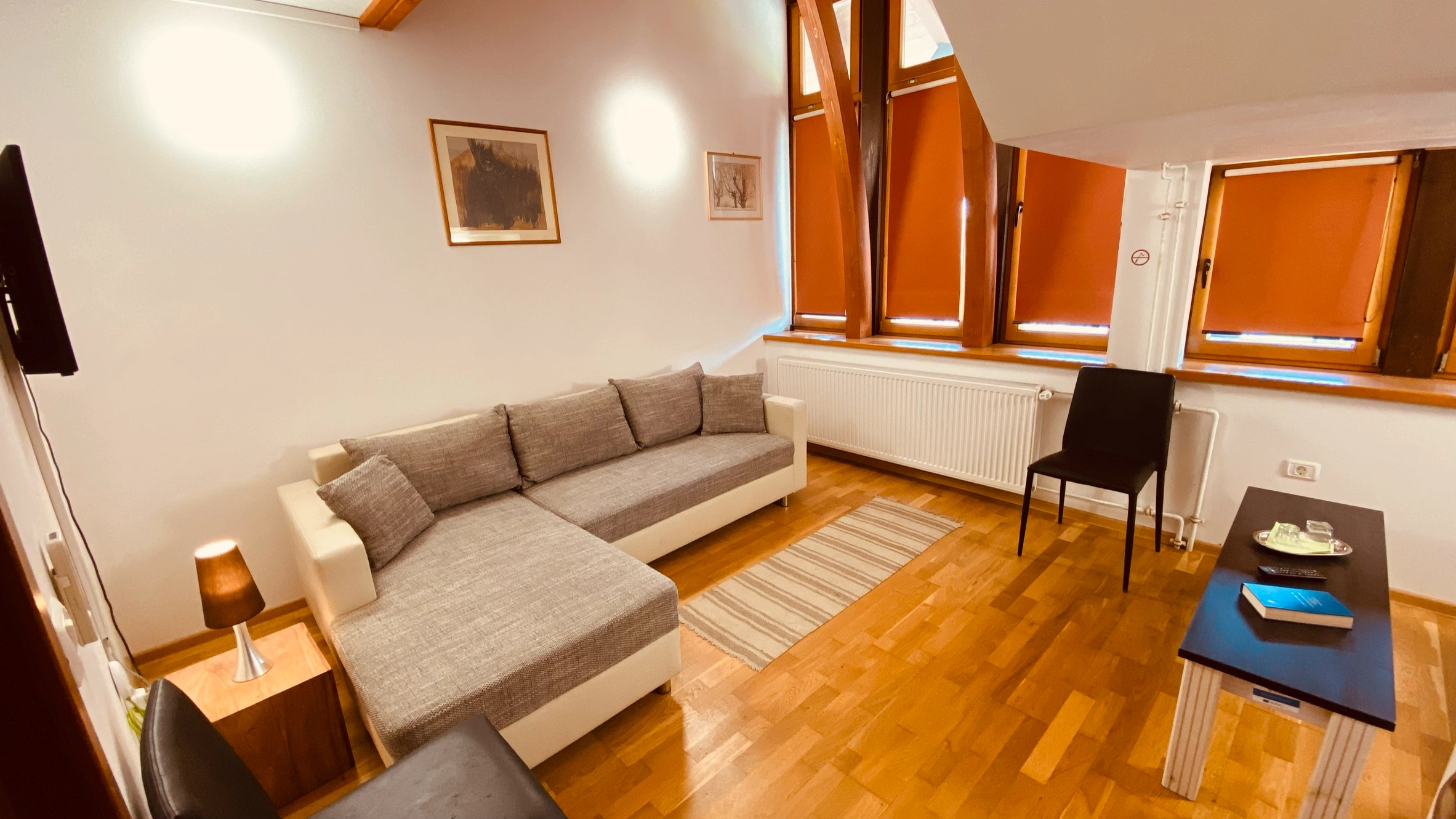 Guest room F-21