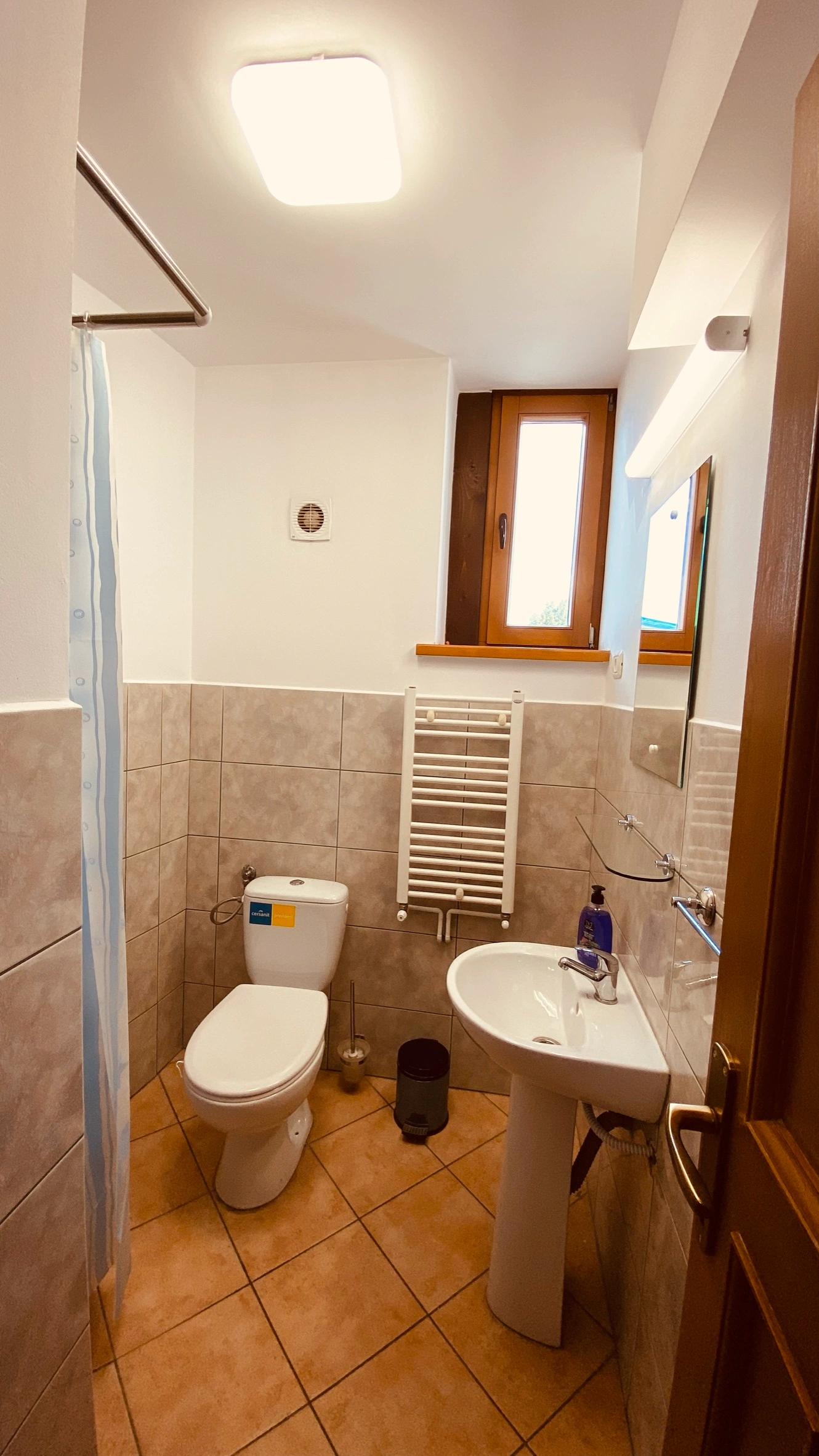 Guest room F-25