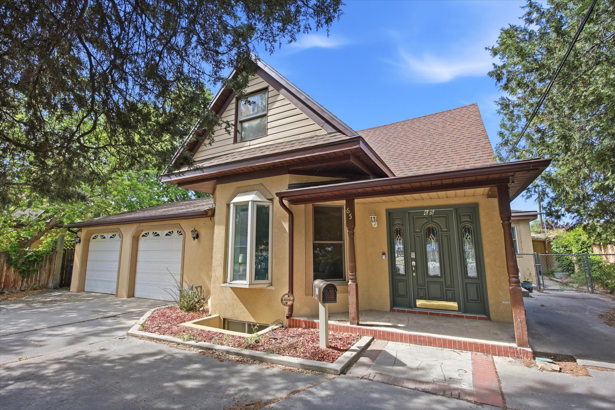 65 E Pioneer Ave