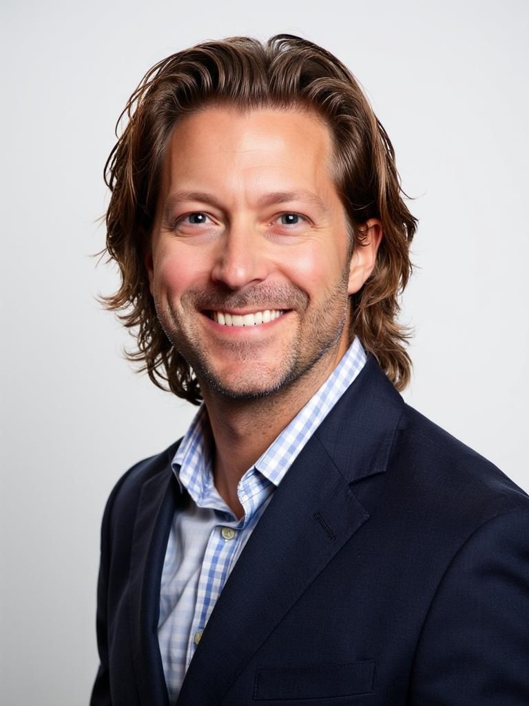 Portrait of Dr. Zac Watkins.