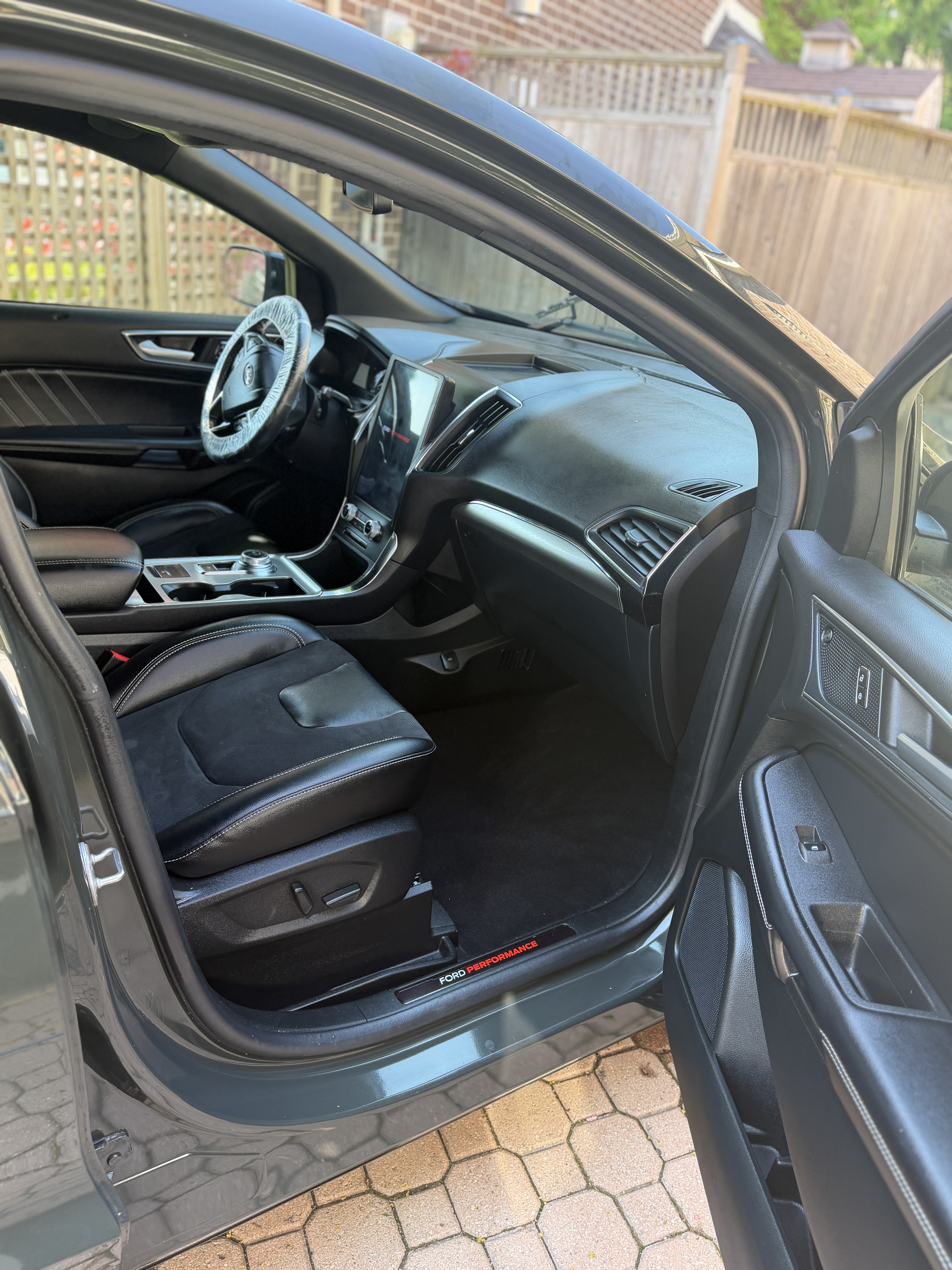 Mobile car detailing in Vaughan — professional interior cleaning at customer's home