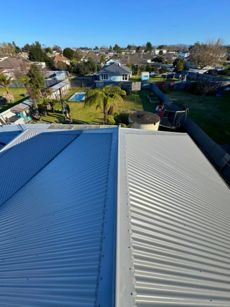 completed re-roofing project on a modern home in hawke’s bay
