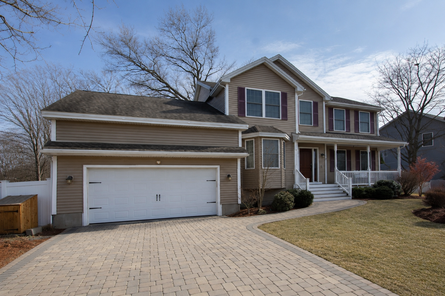 Home exterior lighting — daytime, invisible look