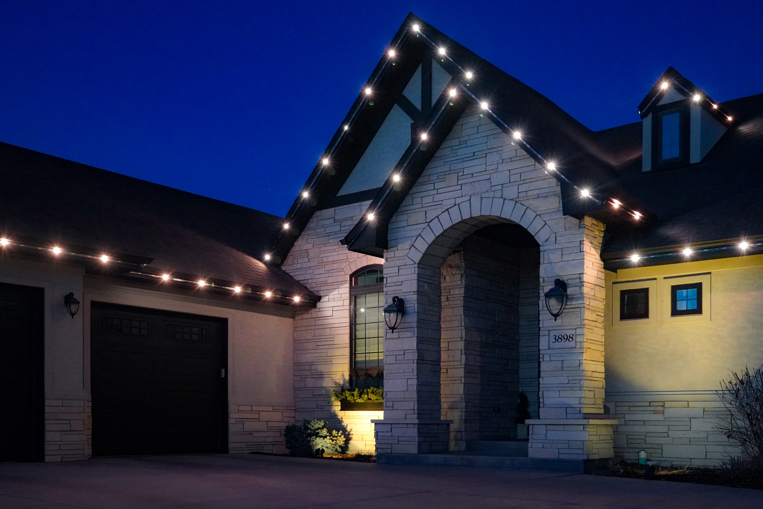 Residential permanent LED lighting install 6