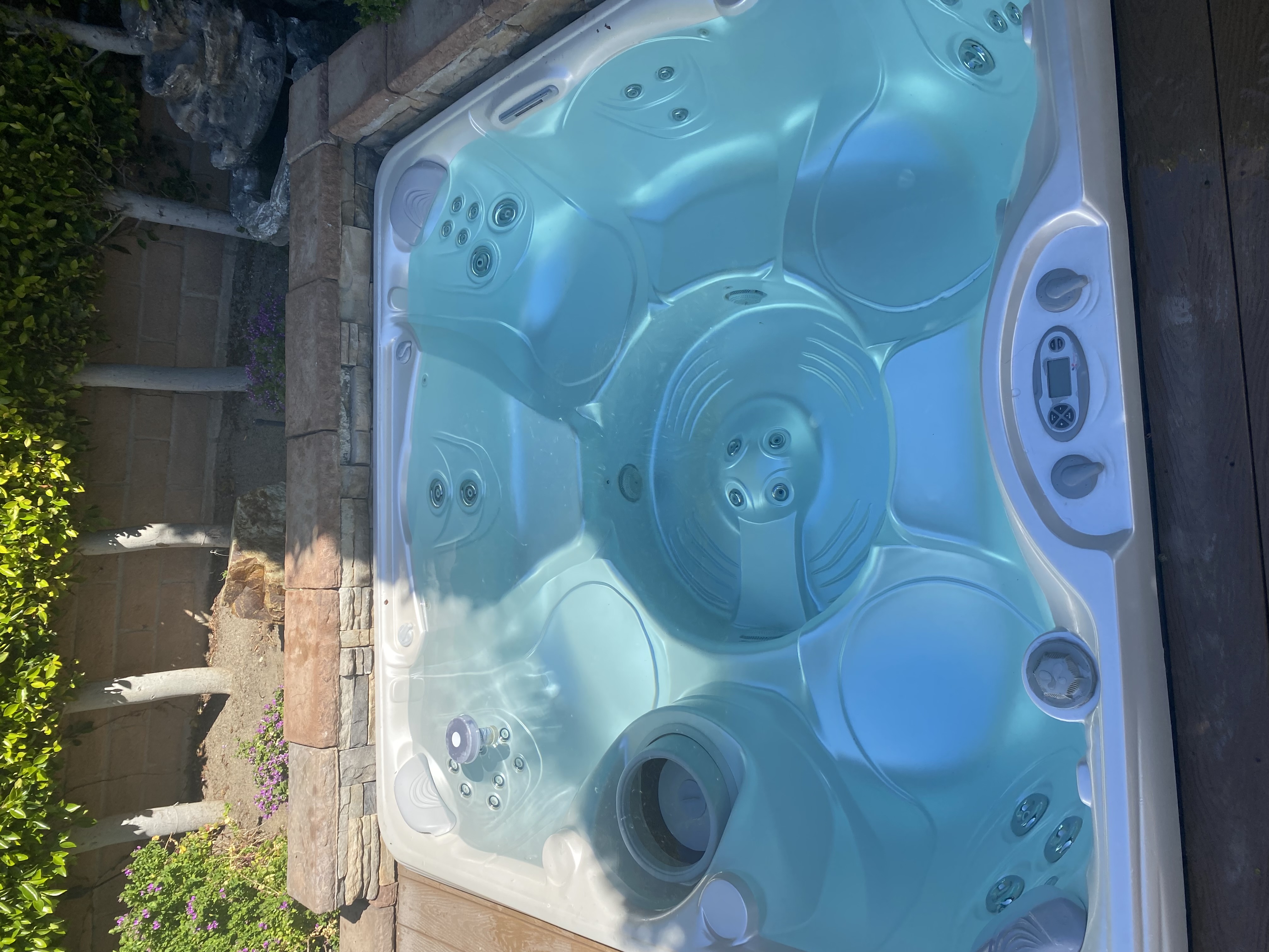 {{ custom_values.service_1 }} in {{custom_values.area_2})