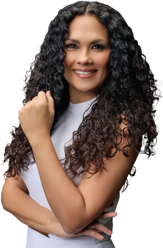 Estrella Veloz, ponente de la Cumbre de Líderes, en retrato de cuerpo medio.