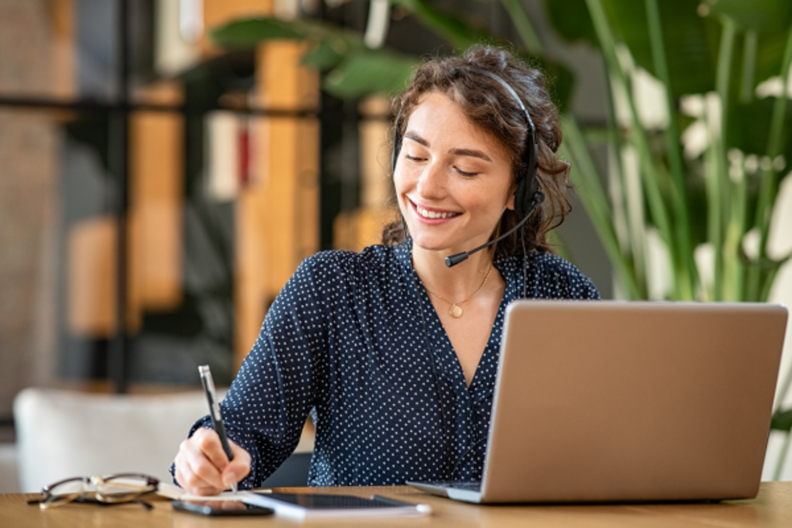 How SAAS Can Make Customer Service Super Awesome for Manufactured Home Dealerships