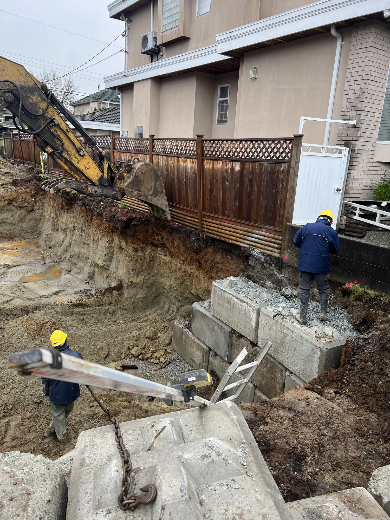 Retaining wall construction detail in North Vancouver BC