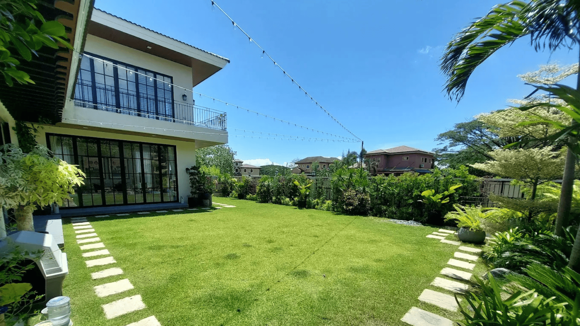  Full Garden Landscape