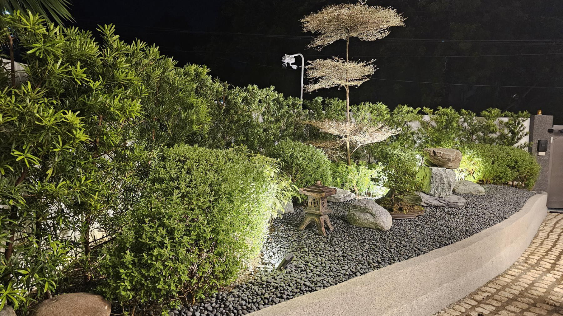  Full Garden Landscape