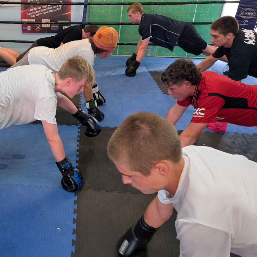 Teenager training with facilitator