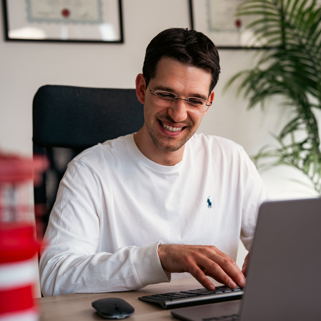 Wöchentliche Live-Calls mit pe