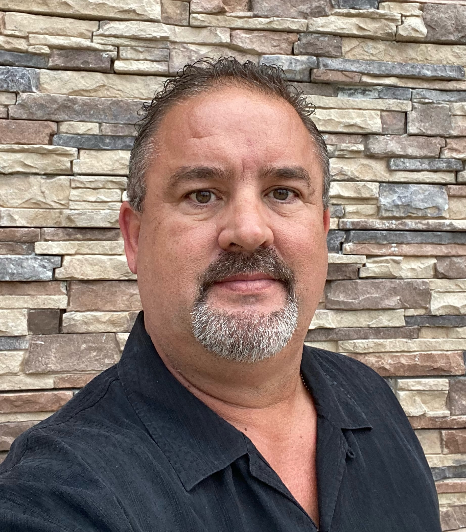 Daryl Newton has spent more than 27 years building businesses and leading teams as a RVP, COO and business owner. He works with high performers at LIFTT Leadership who are already good at what they do, and want to be more intentional about who they're becoming.