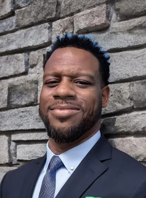 Alvin Sales and Marketing Manager Professional Headshot