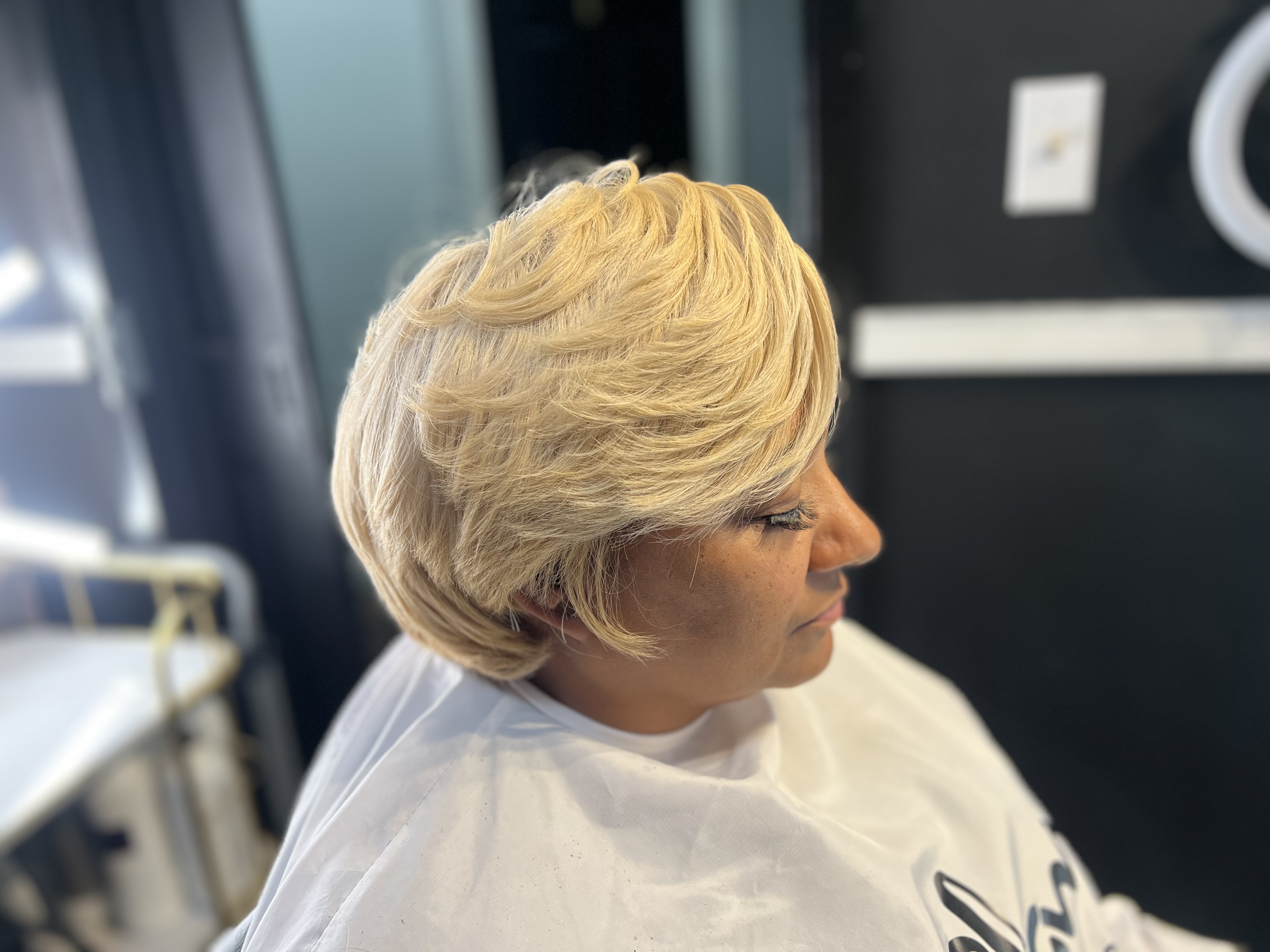 Blonde Lift Out