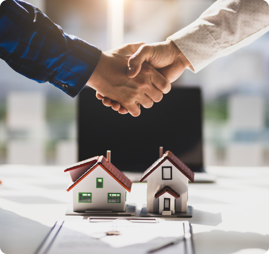 “Darwin real estate agent helping homeowner sell property”