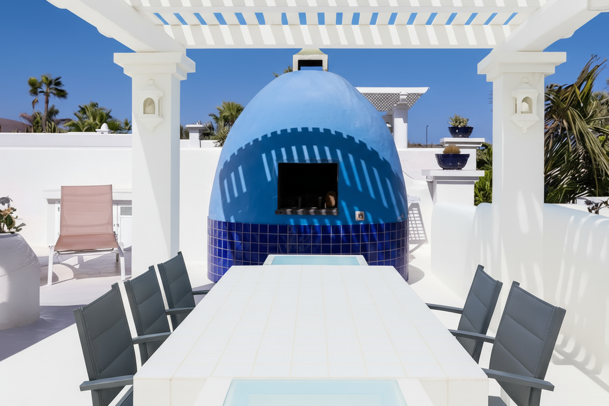 Piscina con palmera
